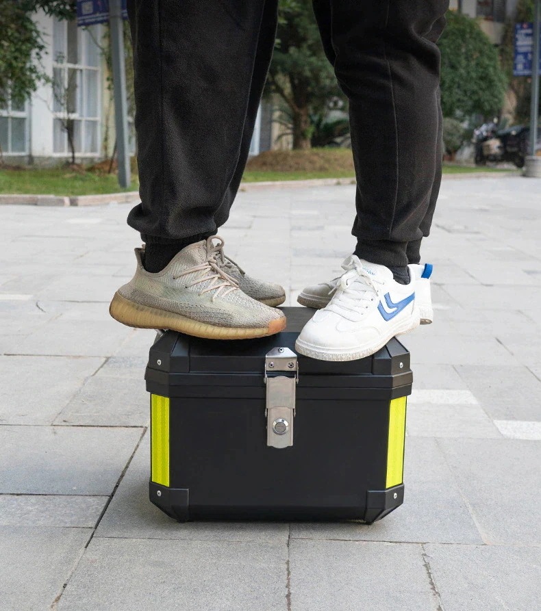 バイク リアボックス バイクボックス 大容量 45L バイクキャリー 反射テープ ヘルメット 盗難防止ロック トップケース1325 バイク リアボックス バイクボックス 大容量 45L バイクキャリー 反射テープ ヘルメット 盗難防止ロック トップケース1325