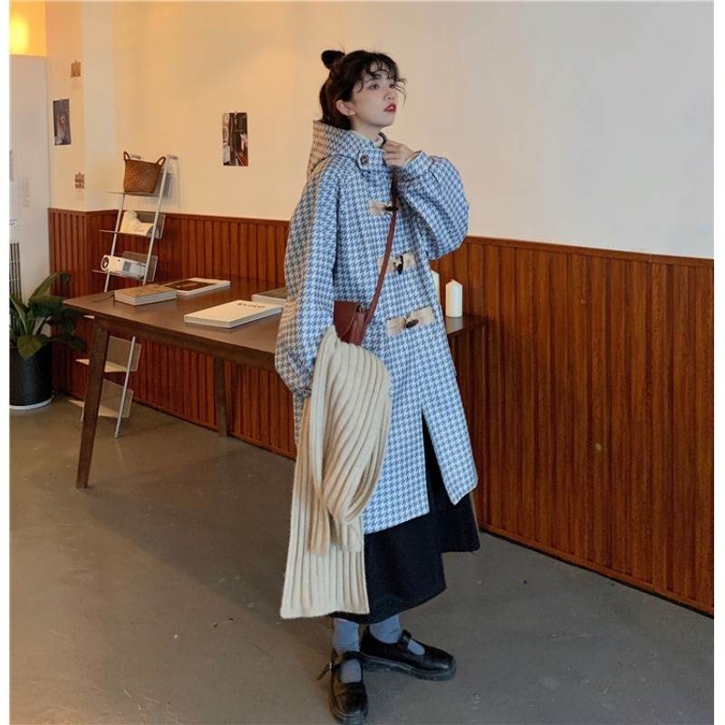 アウター コート レディース ダッフルコート 長袖 青 水色 白 千鳥格子 フード付き ミドル丈 大人カラー かわいい おしゃれ 大人女子 こなれ感 お洒落 個性的 存在感 10代 20代 30代