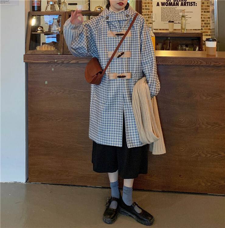 アウター コート レディース ダッフルコート 長袖 青 水色 白 千鳥格子 フード付き ミドル丈 大人カラー かわいい おしゃれ 大人女子 こなれ感 お洒落 個性的 存在感 10代 20代 30代