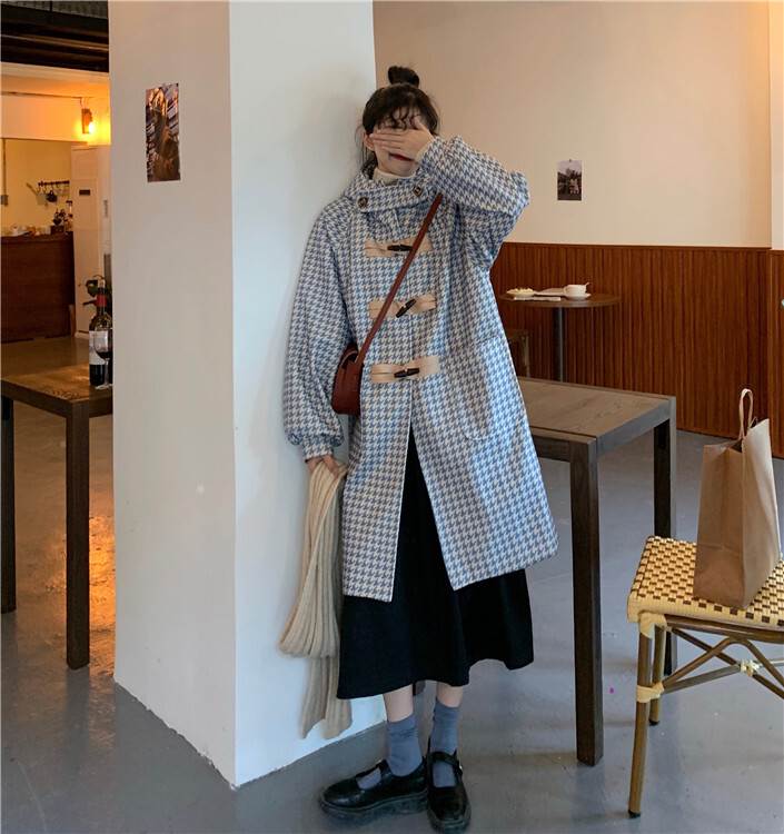 アウター コート レディース ダッフルコート 長袖 青 水色 白 千鳥格子 フード付き ミドル丈 大人カラー かわいい おしゃれ 大人女子 こなれ感 お洒落 個性的 存在感 10代 20代 30代