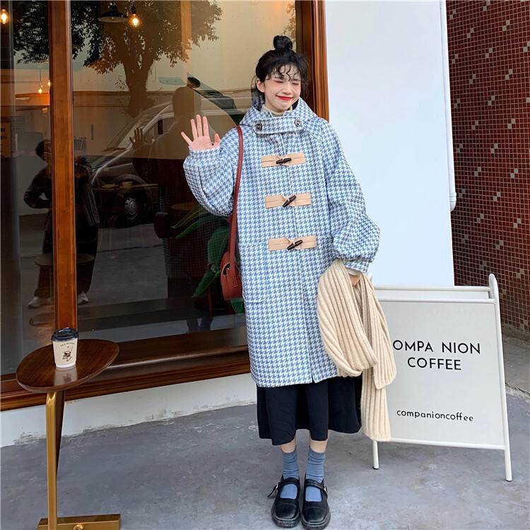 アウター コート レディース ダッフルコート 長袖 青 水色 白 千鳥格子 フード付き ミドル丈 大人カラー かわいい おしゃれ 大人女子 こなれ感 お洒落 個性的 存在感 10代 20代 30代