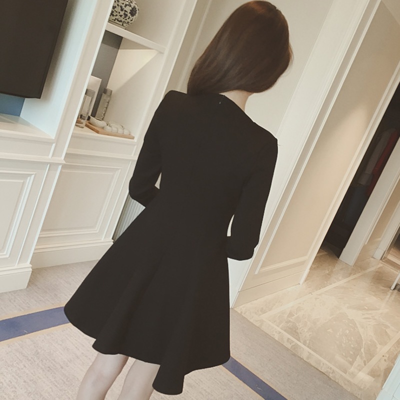 2025春韓国長袖ヘップバーン小さい黒いスカートは底ワンピース春秋金厚いa字蓬スカート女性潮を打ちます 2025春韓国長袖ヘップバーン小さい黒いスカートは底ワンピース春秋金厚いa字蓬スカート女性潮を打ちます