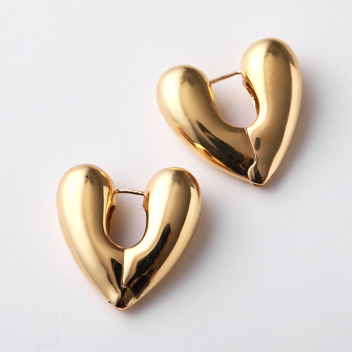 ANNIKA INEZ アニカイネズ ピアス Heart Hoops Lrg E926-LRG レディース ハート フープ アクセサリー ゴールド ANNIKA INEZ アニカイネズ ピアス Heart Hoops Lrg E926-LRG レディース ハート フープ アクセサリー ゴールド