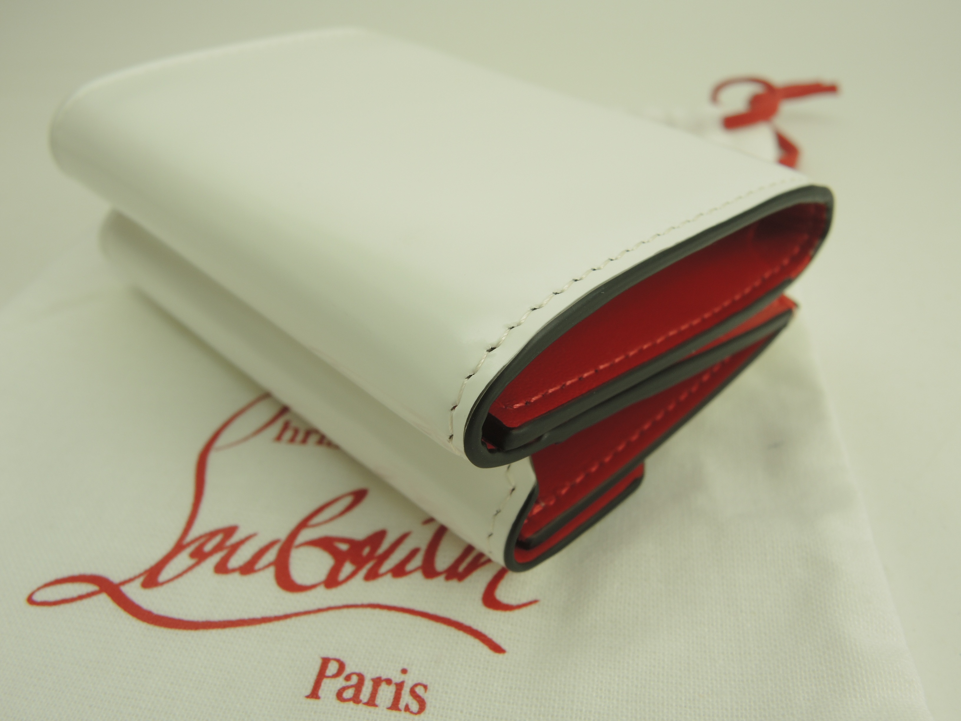 3折ミニ財布 Loubi54 パテントレザー白 コンパクトウォレット 未使用@ 2