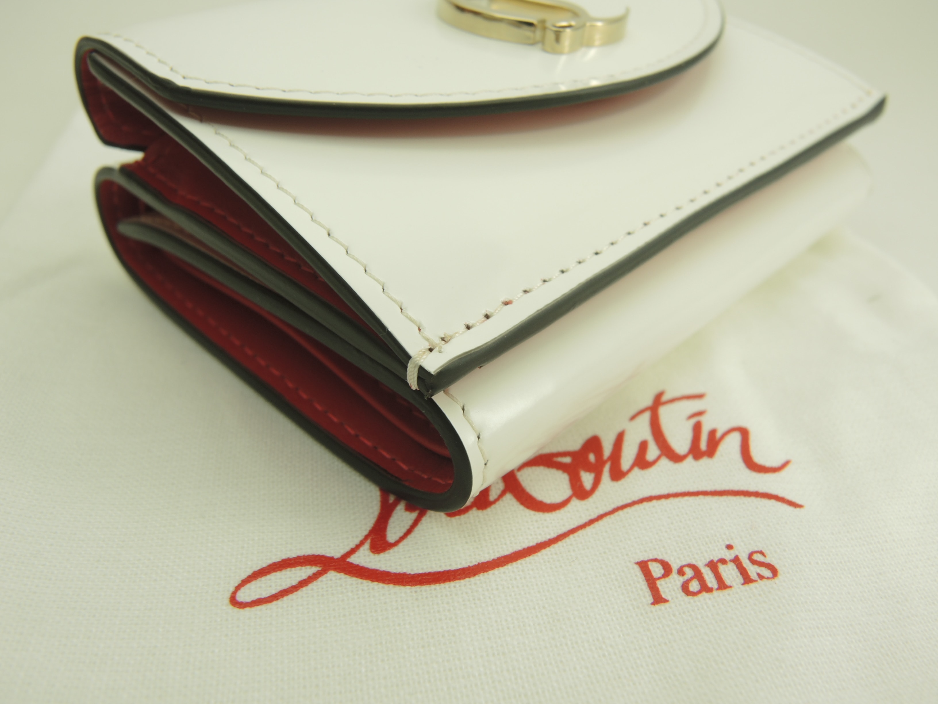 3折ミニ財布 Loubi54 パテントレザー白 コンパクトウォレット 未使用@ 2