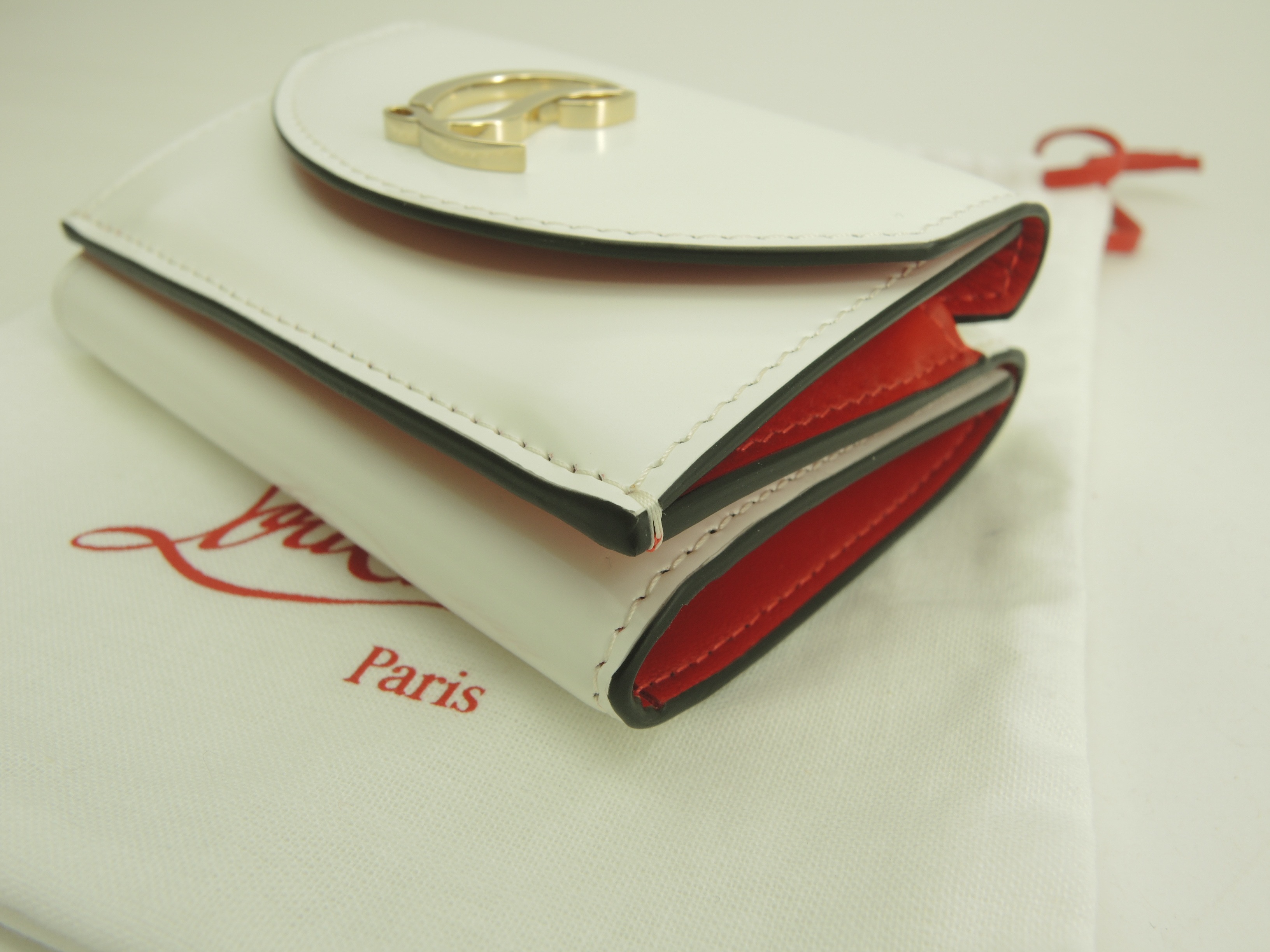 3折ミニ財布 Loubi54 パテントレザー白 コンパクトウォレット 未使用@ 2