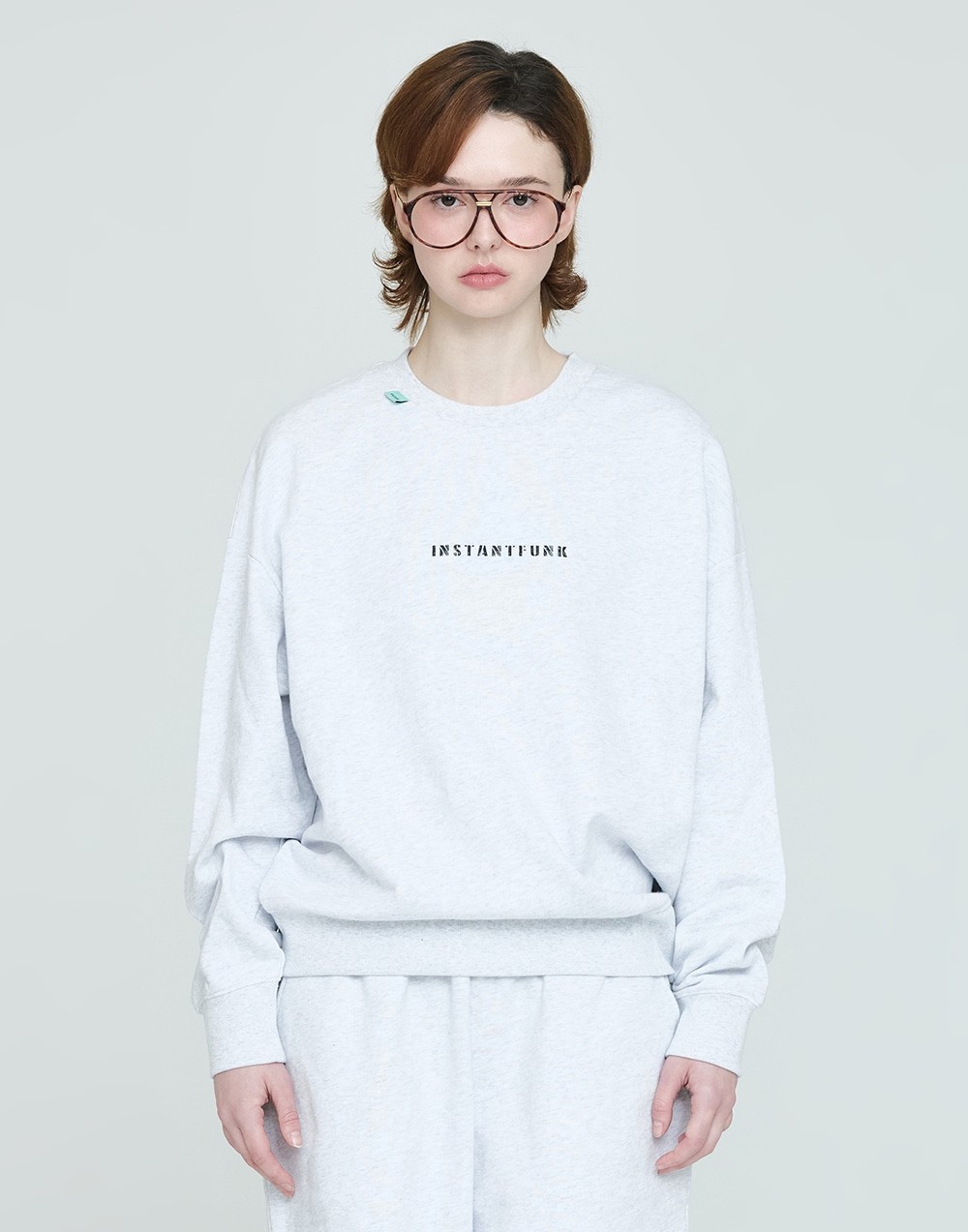 ミニロゴ スウェット マンツーマンTシャツ - オート グレー/ブラック/メランジ ホワイト ミニロゴ スウェット マンツーマンTシャツ - オート グレー/ブラック/メランジ ホワイト