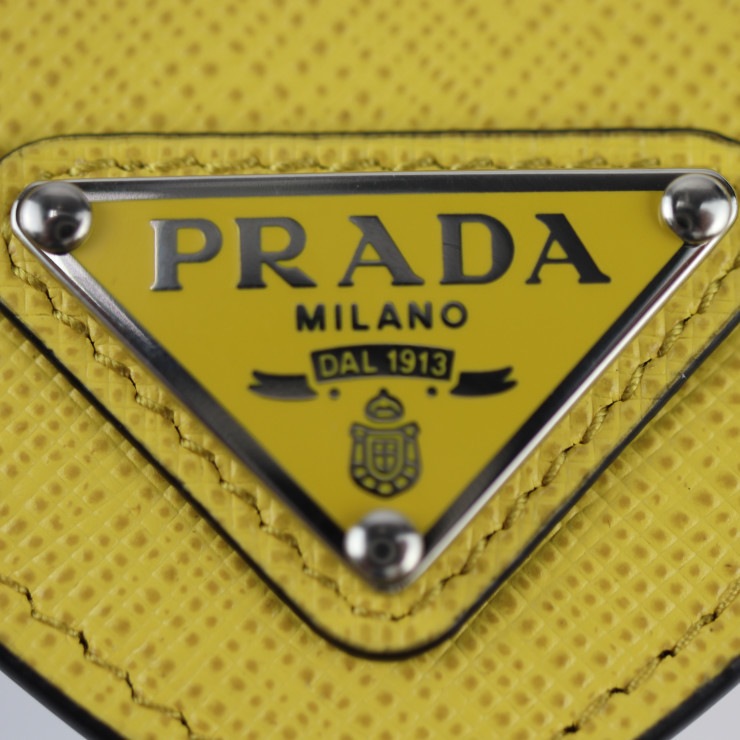 新品未使用展示品 PRADA プラダ コインケース 2MM004 小銭入れ サフィアーノレザー SOLE イエロー系 三角ロゴ【本物保証】