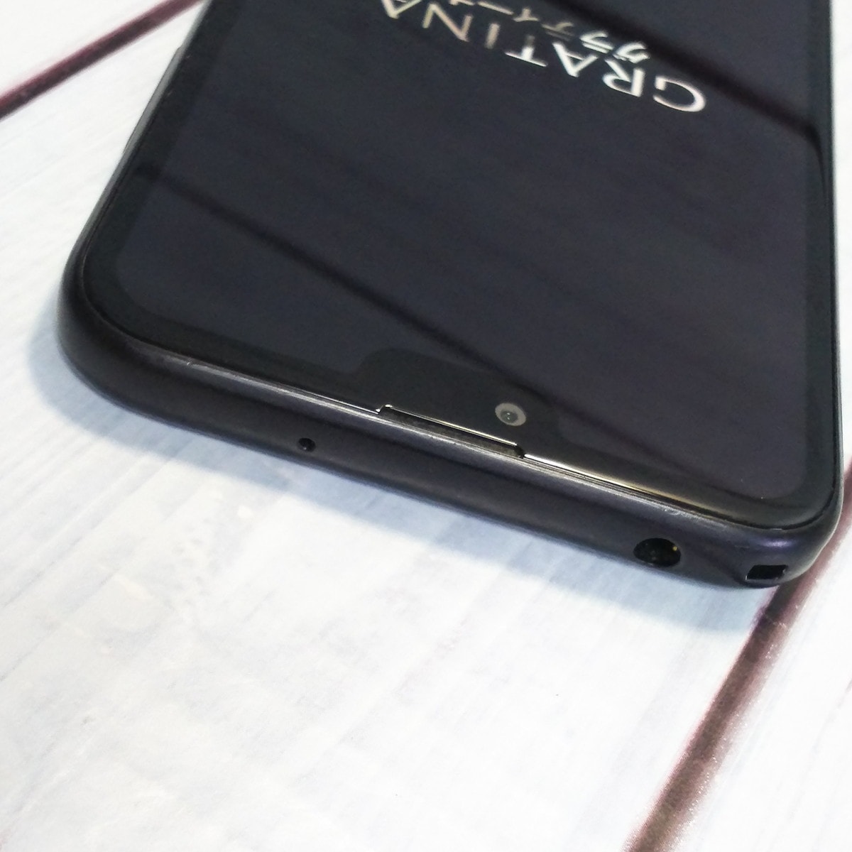 【送料無料】au GRATINA KYV48 ブラック 本体 白ロム SIMロック解除済み SIMフリー 480681