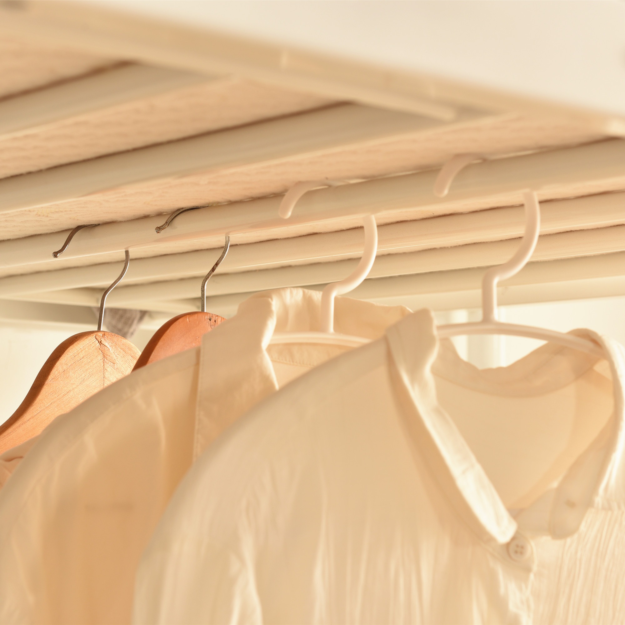 国内発送！ロフトベッド シングル パイプベッド 収納棚 デスク付き 北欧風 コンセント付き 収納 子供ベッド 耐震 ベッド パイプ 金属 高さ170cm 収納棚 収納 北欧風 大人 一人暮らし 子供部