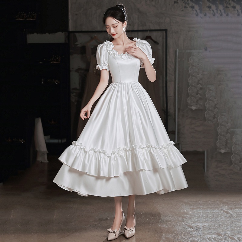 白いイブニングドレスレトロなサテンのウェディングドレス花嫁のドレス登録用の小さな白いドレス妖精の宮殿風のプリンセス