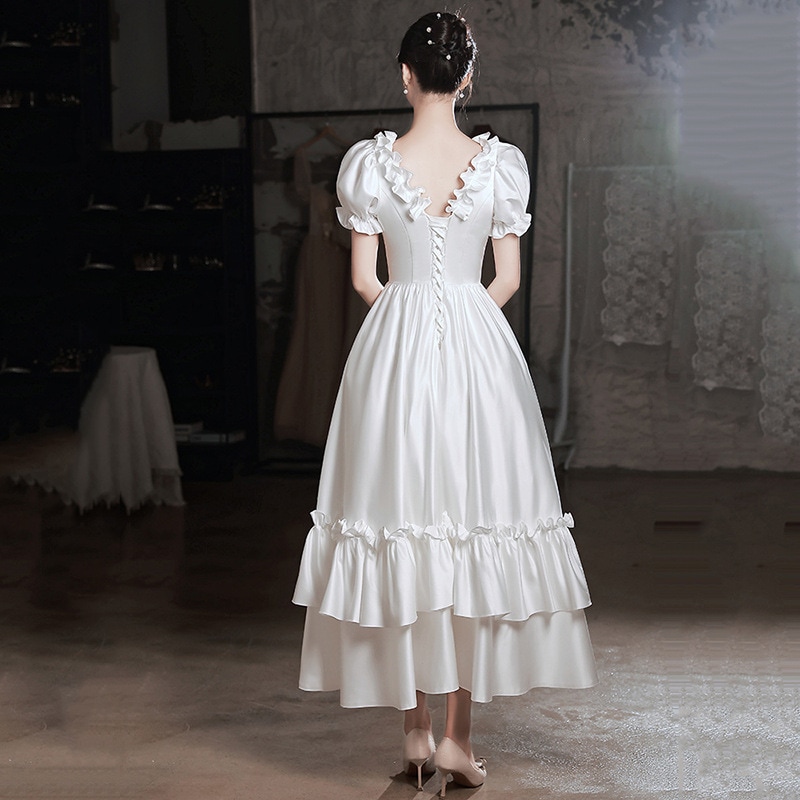 白いイブニングドレスレトロなサテンのウェディングドレス花嫁のドレス登録用の小さな白いドレス妖精の宮殿風のプリンセス