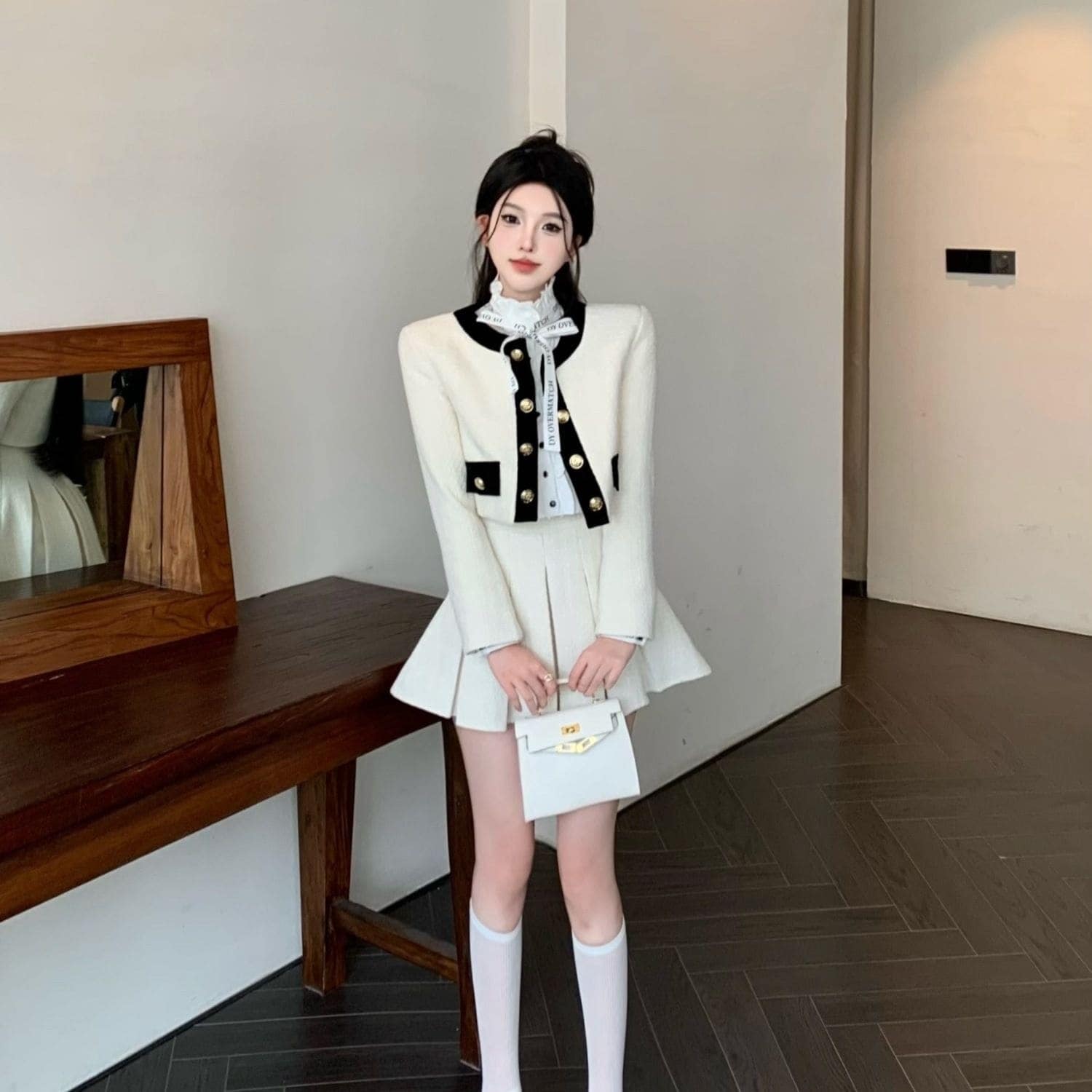 秋冬レディースシスタースーツ小さめツイードコントラストショートコート年齢軽減スカート2点セット 秋冬レディースシスタースーツ小さめツイードコントラストショートコート年齢軽減スカート2点セット