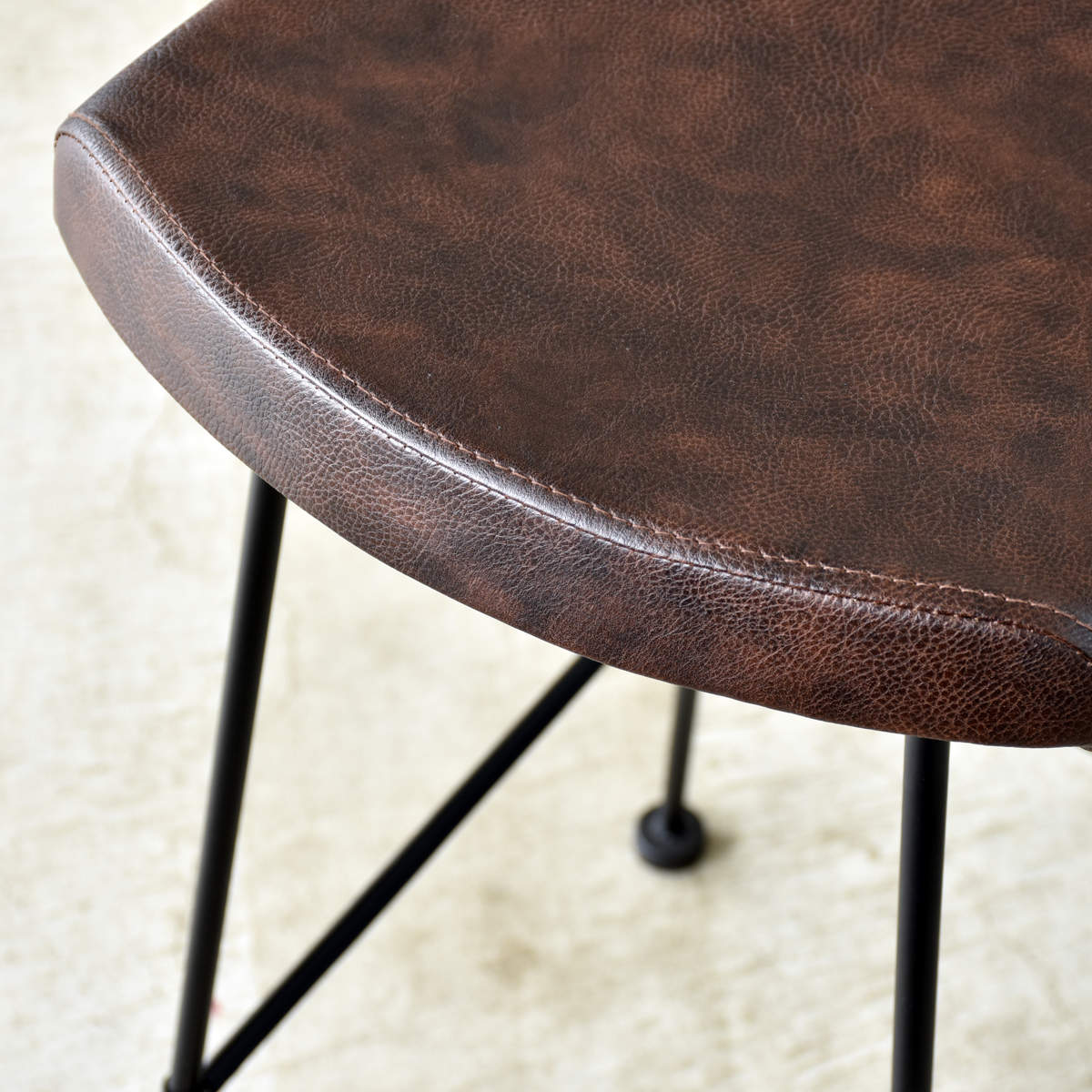 カウンタチェア シンプル 天然皮革調 スタイリッシュ ハイチェア バーチェア チェア 椅子 完成品 レザー調 背もたれなし スチール脚 カウンタチェア シンプル 天然皮革調 スタイリッシュ ハイチェア バーチェア チェア 椅子 完成品 レザー調 背もたれなし スチール脚