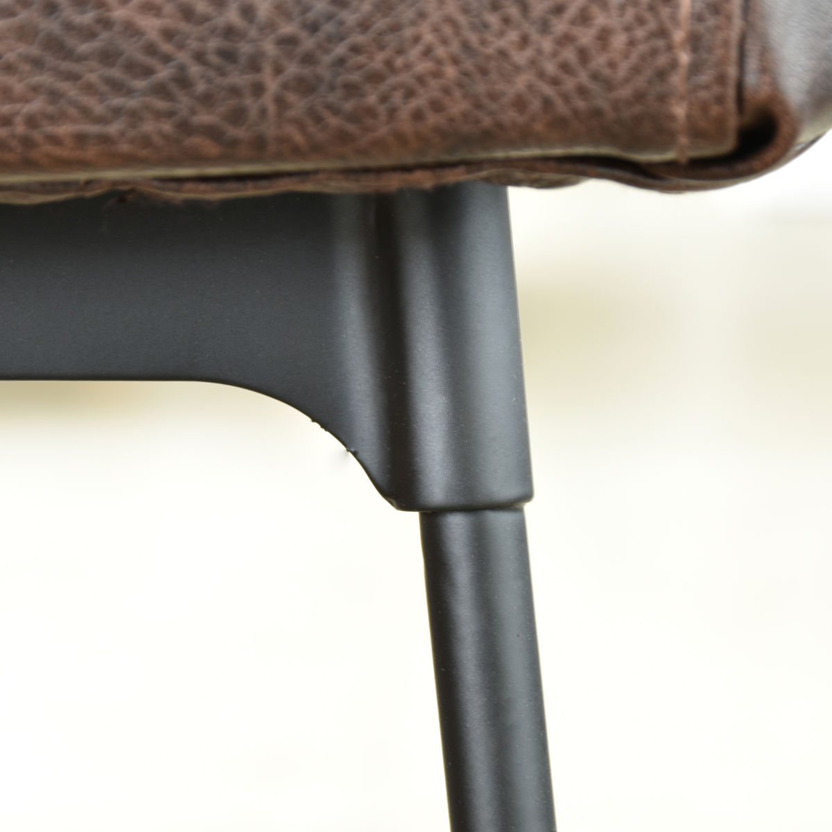 カウンタチェア シンプル 天然皮革調 スタイリッシュ ハイチェア バーチェア チェア 椅子 完成品 レザー調 背もたれなし スチール脚 カウンタチェア シンプル 天然皮革調 スタイリッシュ ハイチェア バーチェア チェア 椅子 完成品 レザー調 背もたれなし スチール脚