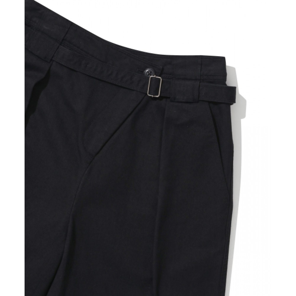 COVERNAT 女性用バミューダショーツブラック COVERNAT 女性用バミューダショーツブラック