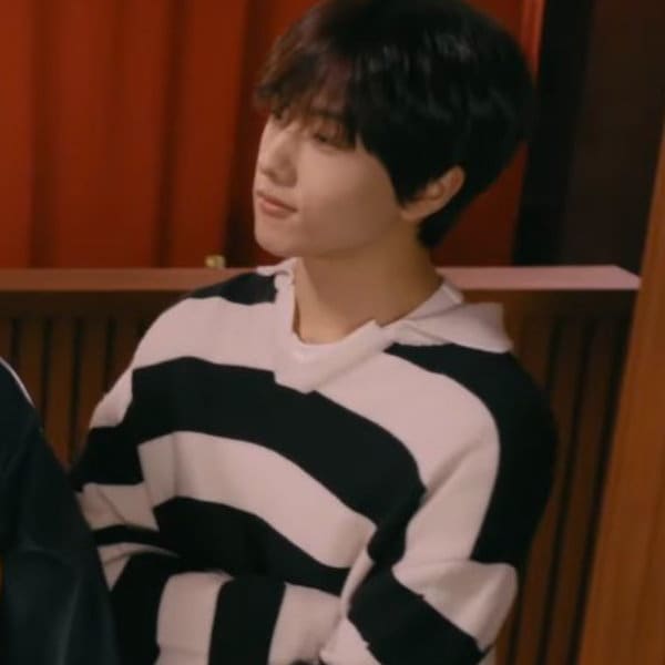 [NCT Dream チソン 着用] [LMOOD] Preppy Stripe Pullover Knit 韓国 アイドル ニット セーター メンズ  レディース 秋 冬