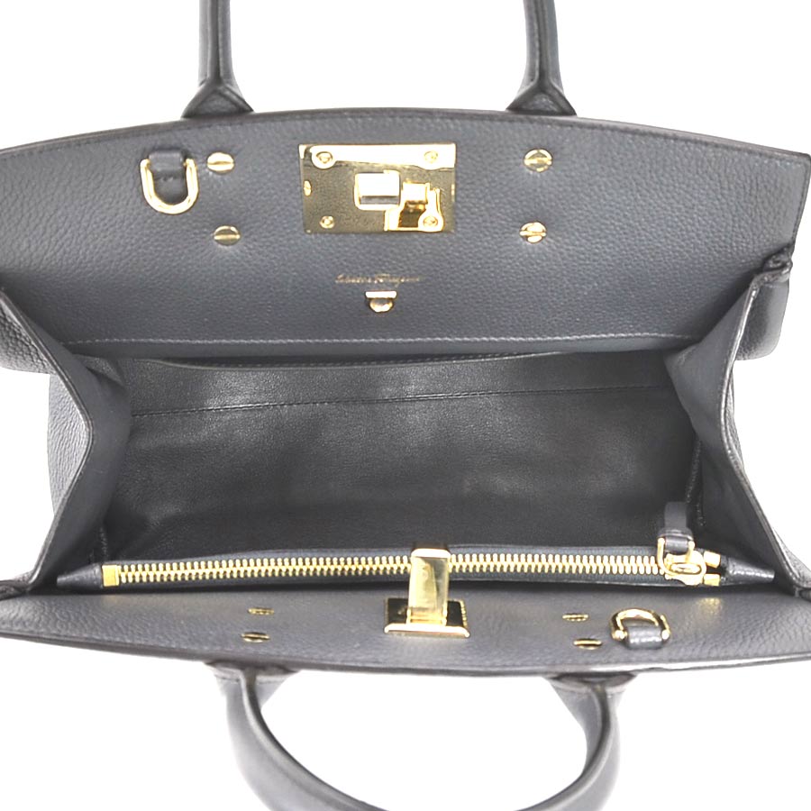 サルヴァトーレフェラガモ Salvatore Ferragamo ハンドバッグ