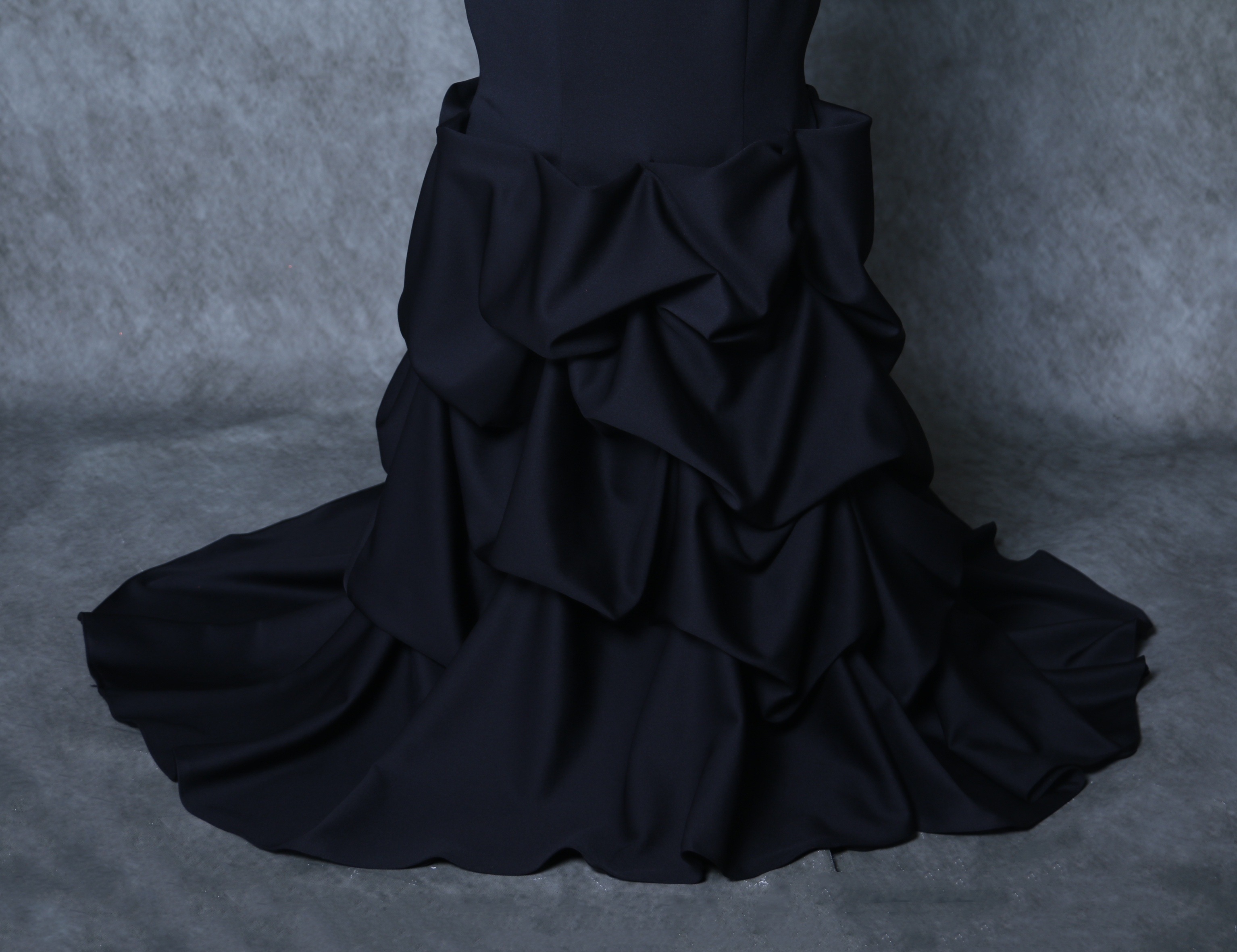 エレガント パーティードレス ブラック ベアトップ デザイン感 マーメイドライン ラッフルフリル 合コン/デート エレガント パーティードレス ブラック ベアトップ デザイン感 マーメイドライン ラッフルフリル 合コン/デート