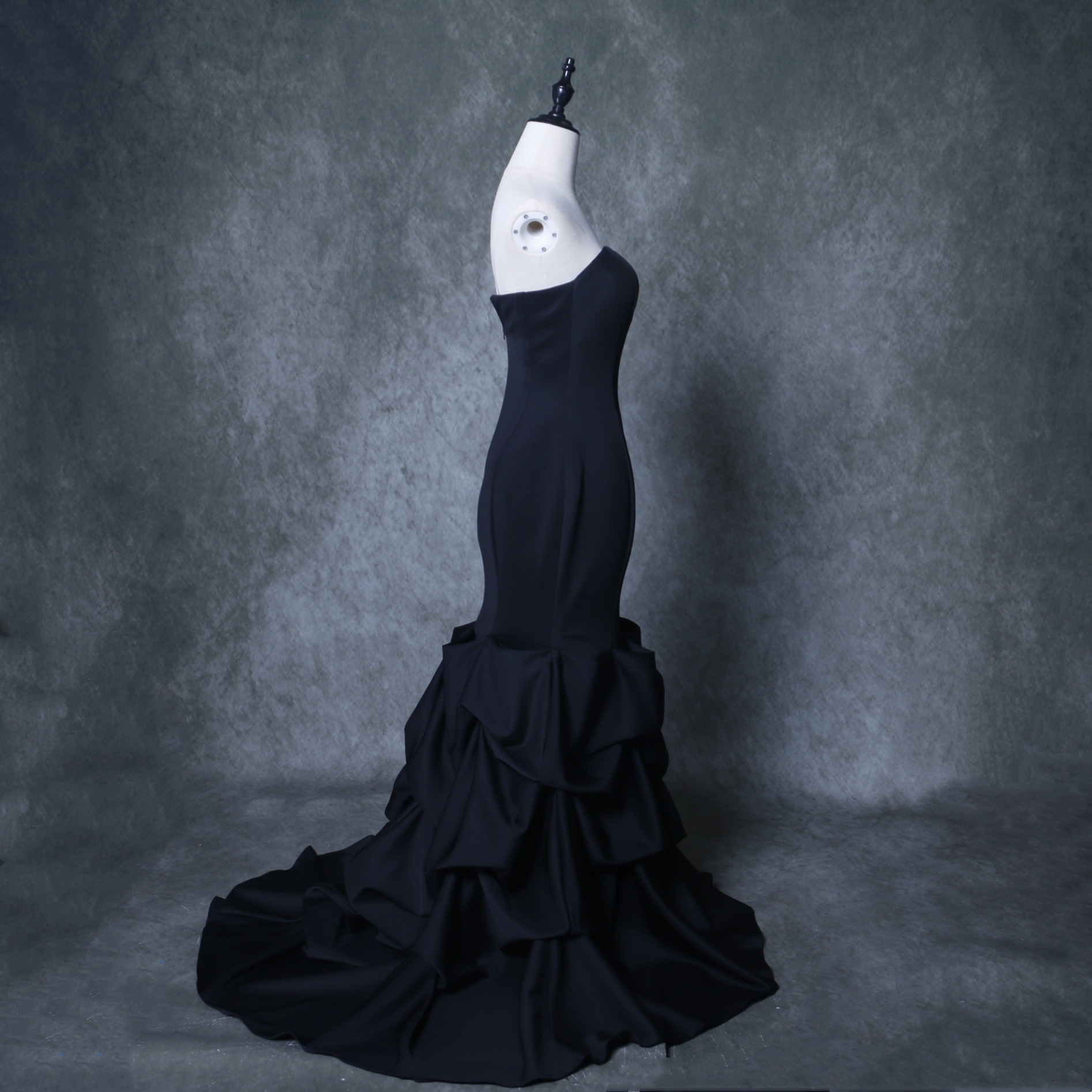 エレガント パーティードレス ブラック ベアトップ デザイン感 マーメイドライン ラッフルフリル 合コン/デート エレガント パーティードレス ブラック ベアトップ デザイン感 マーメイドライン ラッフルフリル 合コン/デート