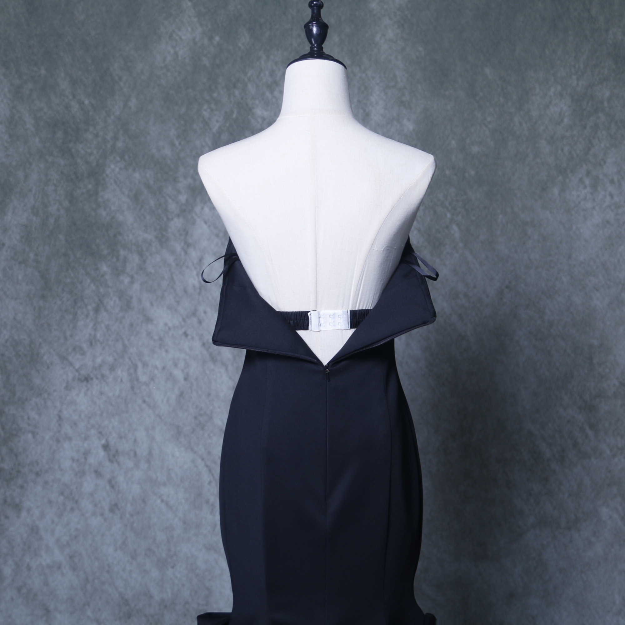 エレガント パーティードレス ブラック ベアトップ デザイン感 マーメイドライン ラッフルフリル 合コン/デート エレガント パーティードレス ブラック ベアトップ デザイン感 マーメイドライン ラッフルフリル 合コン/デート