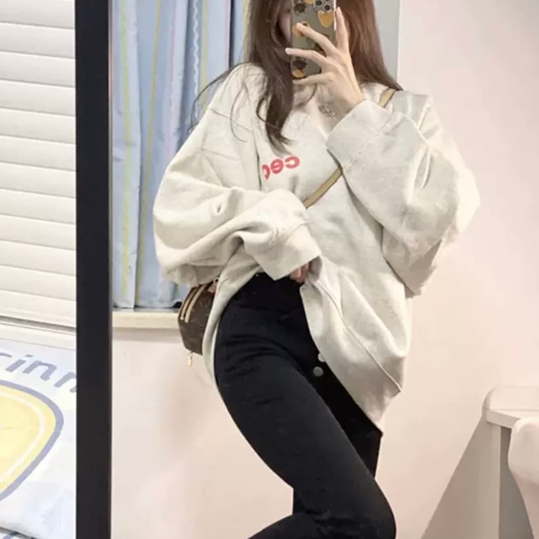 トップス シンプル パーカー フードなし トレーナー スウェット 袖あり 長袖 ドロップショルダー 萌袖 Uネック ラウンドネック クルーネック ストレート 可愛い シンプル カジュアル おしゃれ トップス シンプル パーカー フードなし トレーナー スウェット 袖あり 長袖 ドロップショルダー 萌袖 Uネック ラウンドネック クルーネック ストレート 可愛い シンプル カジュアル おしゃれ