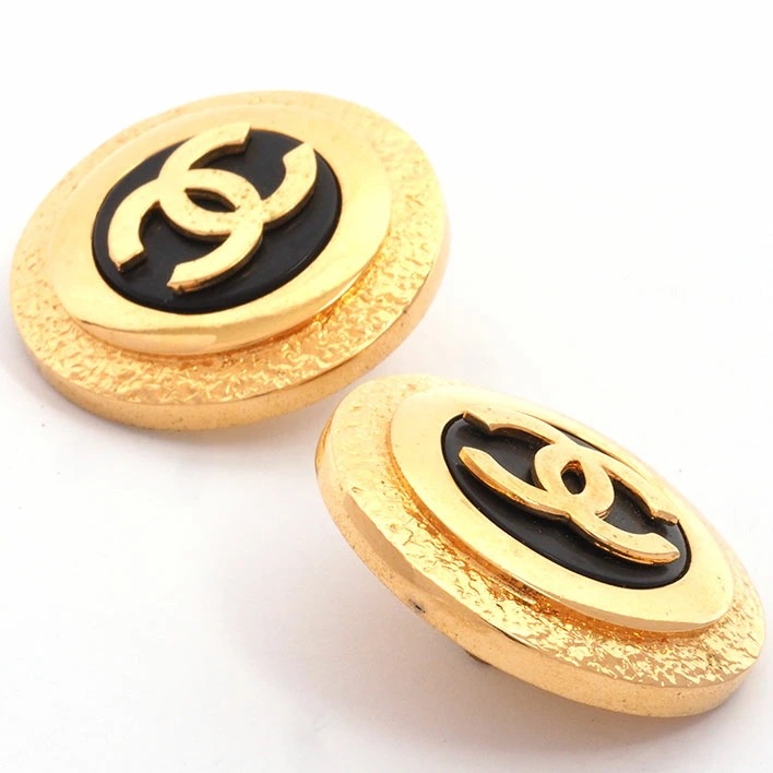 シャネル ココマーク エンボステクスチャー ラウンド ブラック クリップタイプ 【イヤリング】 シャネル ココマーク エンボステクスチャー ラウンド ブラック クリップタイプ 【イヤリング】