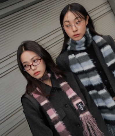 [IUGAMAKARAS] Striped Hairy Skinny Muffler /追跡付 ☆aespa ウィンター 着用！！【IUGAMAKARAS】Striped Hairy
