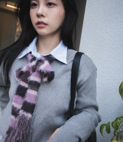 防水 【IUGAMAKARAS】Striped Hairy Skinny Muffler