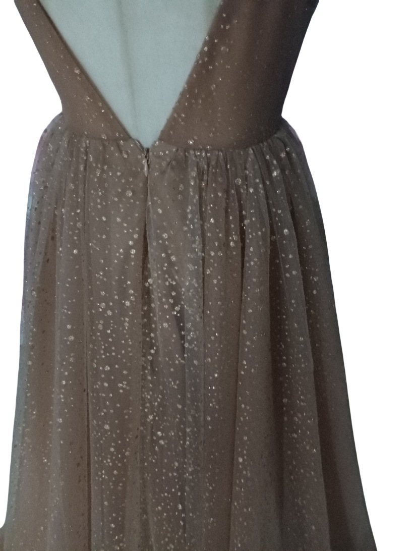 カラードレス シャンパン色 Vネック キャミソール キラキラチュール 優雅なシルエット