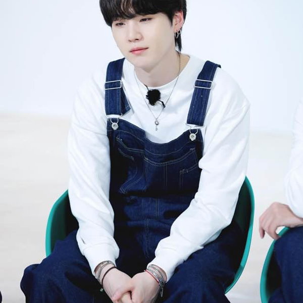 Qoo10] HANNA543 bts suga着用 silver br