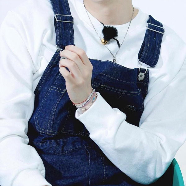 Qoo10] HANNA543 bts suga着用 silver br