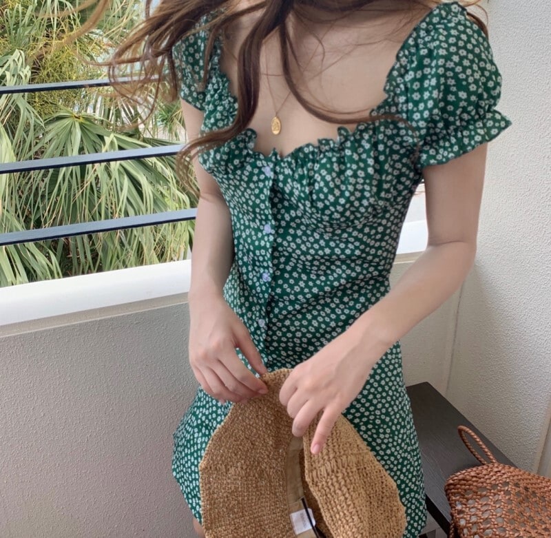 ワンピース 半袖 春 夏 かわいい aライン Aライン フレア フレアスカート ミニ丈 ショート丈 膝上 フリル袖 パフスリーブ 萌袖 Vネック スリム タイト 細身 ストレート Aライン スマート billgavett.com