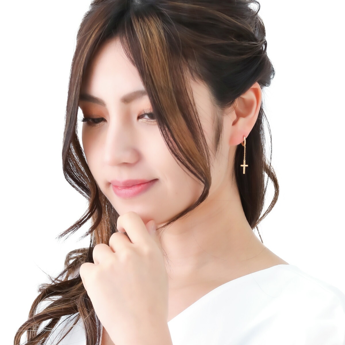 ピアス シルバー925 キュービックジルコニア 片耳用 1個売り フープ 十字架 クロス 揺れる ピアス シルバー925 キュービックジルコニア 片耳用 1個売り フープ 十字架 クロス 揺れる