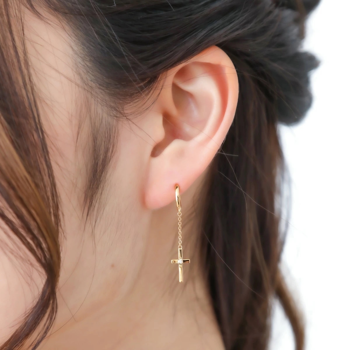 ピアス シルバー925 キュービックジルコニア 片耳用 1個売り フープ 十字架 クロス 揺れる ピアス シルバー925 キュービックジルコニア 片耳用 1個売り フープ 十字架 クロス 揺れる