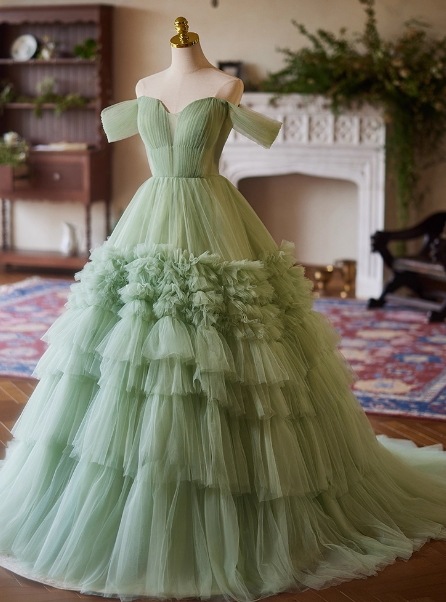 カラードレス グリーン オフショルダー もこもこドレス プリンセスライン 編み上げ 花嫁 カラードレス グリーン オフショルダー もこもこドレス プリンセスライン 編み上げ 花嫁