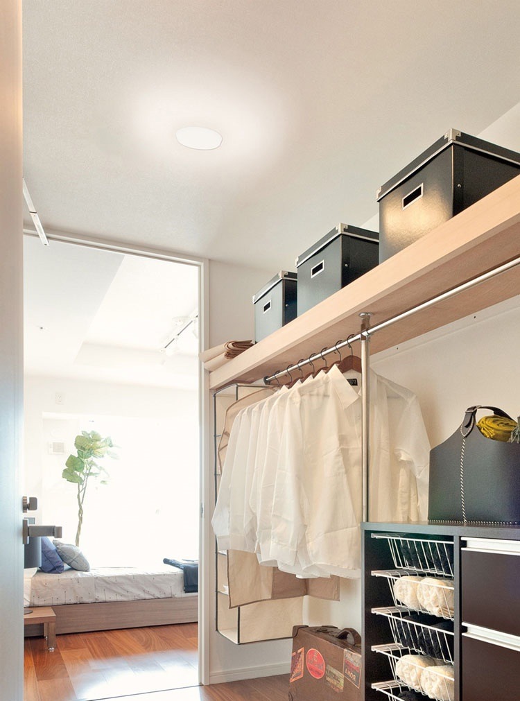 4個セット小型シーリングライト 薄形 2000lm 人感センサー付 SCL20LMS-UU 電球色　メガ割