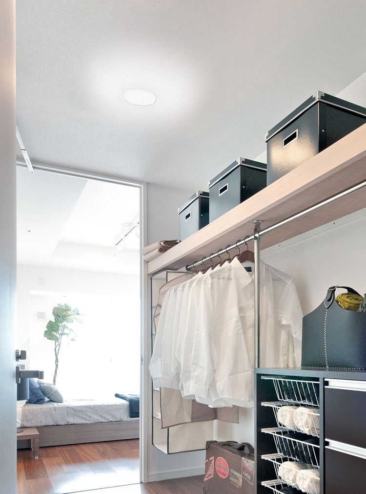 4個セット小型シーリングライト 薄形 2000lm 人感センサー付 SCL20LMS-UU 電球色　メガ割