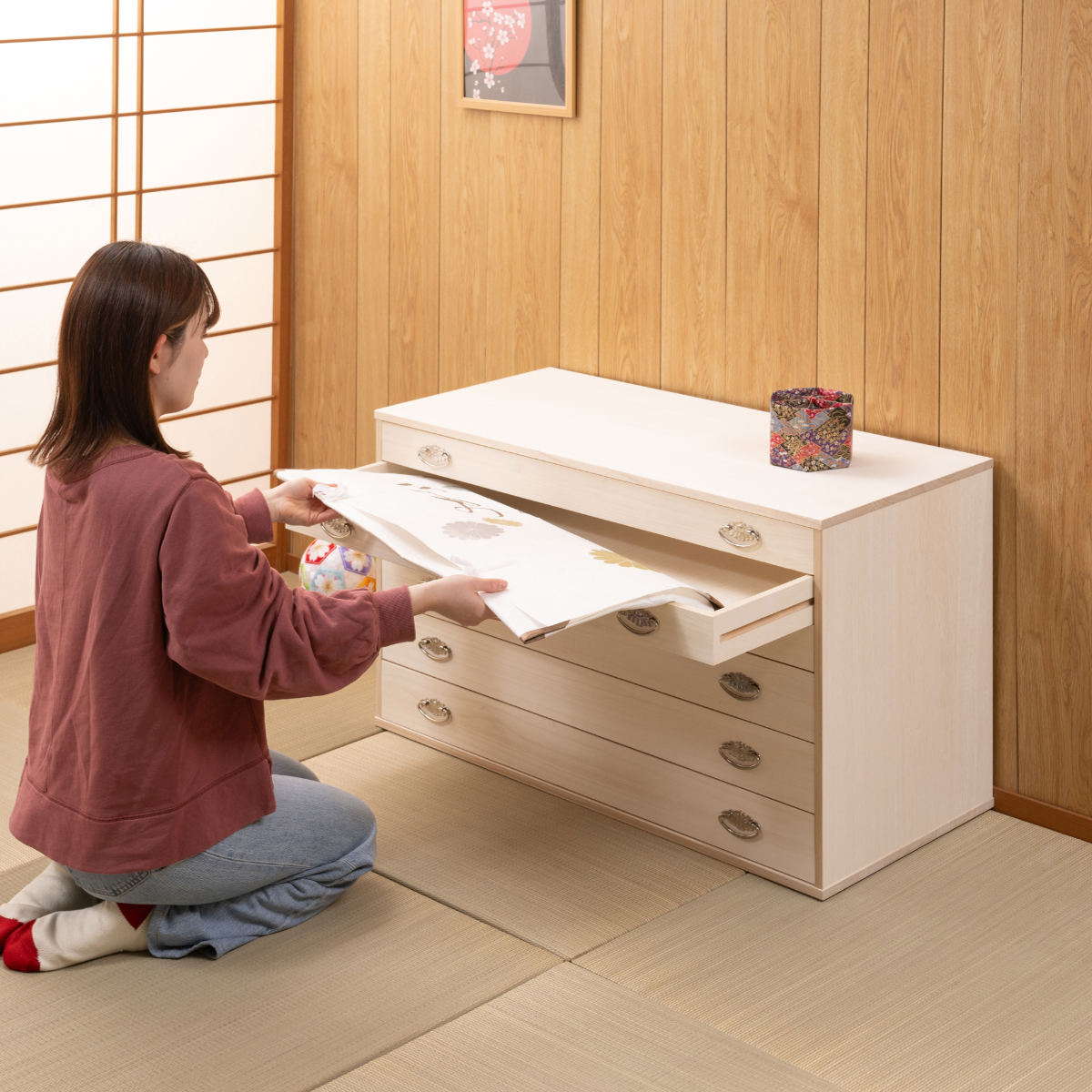 桐タンス 幅99.5cm 6段 シルバー金具 キャスター付 日本製 桐 たんす チェスト 収納 完成品 天然木 国産 家具 積み重ね 引き出し 六段 生地仕上げ たとう紙が入る 木製 シンプル 桐タンス 幅99.5cm 6段 シルバー金具 キャスター付 日本製 桐 たんす チェスト 収納 完成品 天然木 国産 家具 積み重ね 引き出し 六段 生地仕上げ たとう紙が入る 木製 シンプル