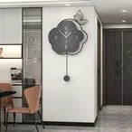 壁掛け時計 ウォールクロック フラワーモチーフ 蝶々 アナログ時計 サイレント 静音 おしゃれ 花 モノトーン シック ブラック シンプル 北欧 リビングルーム 寝室 インテリア 贈り物