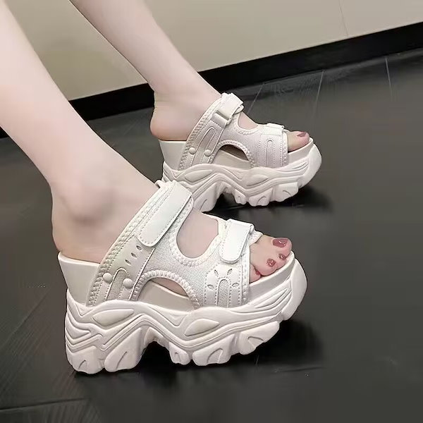 【今っぽさと美脚を両得♪】CHANEL 厚底サンダル 今っぽさと美脚を両得♪】CHANEL 厚底サンダル