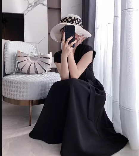 レディース ワンピース プルオーバー ミモレ ロング 半袖 フレンチスリーブ Vネック Aライン フェミニン シフォン ウエストマーク ウエストリボン ポケット ハイウエスト かわいい 大人可愛い レディース ワンピース プルオーバー ミモレ ロング 半袖 フレンチスリーブ Vネック Aライン フェミニン シフォン ウエストマーク ウエストリボン ポケット ハイウエスト かわいい 大人可愛い