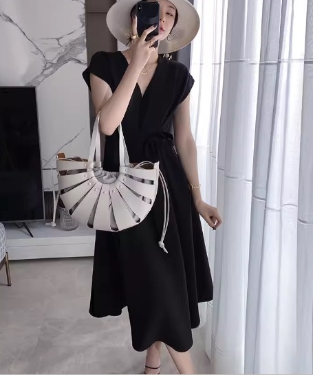 レディース ワンピース プルオーバー ミモレ ロング 半袖 フレンチスリーブ Vネック Aライン フェミニン シフォン ウエストマーク ウエストリボン ポケット ハイウエスト かわいい 大人可愛い レディース ワンピース プルオーバー ミモレ ロング 半袖 フレンチスリーブ Vネック Aライン フェミニン シフォン ウエストマーク ウエストリボン ポケット ハイウエスト かわいい 大人可愛い