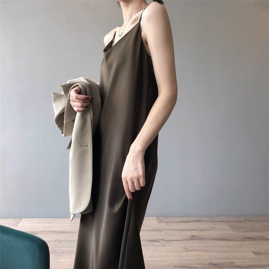 キャミソールワンピース レディース Vネック ノースリーブ ミモレ丈 ロング丈 サテン調 スリップ スリム レトロ きれいめ エレガント セクシー 3color おでかけ おしゃれ キャミワンピ