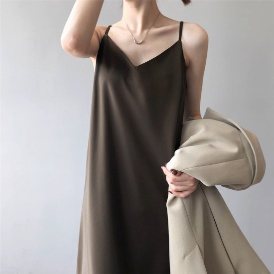 キャミソールワンピース レディース Vネック ノースリーブ ミモレ丈 ロング丈 サテン調 スリップ スリム レトロ きれいめ エレガント セクシー 3color おでかけ おしゃれ キャミワンピ