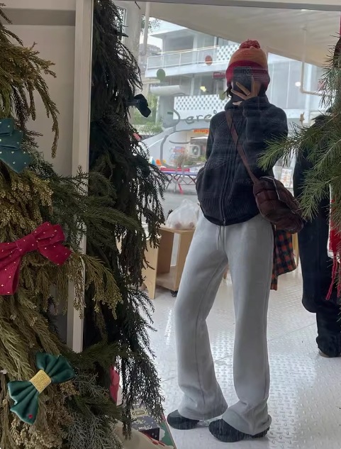 レディース パンツ ボトムス スウェットパンツ ロング フレア ポケット ハイウエスト ウエストゴム 伸縮性 フリース シンプル カジュアル おしゃれ こなれ感 ラフ 無地 秋 冬 お出かけ レディース パンツ ボトムス スウェットパンツ ロング フレア ポケット ハイウエスト ウエストゴム 伸縮性 フリース シンプル カジュアル おしゃれ こなれ感 ラフ 無地 秋 冬 お出かけ