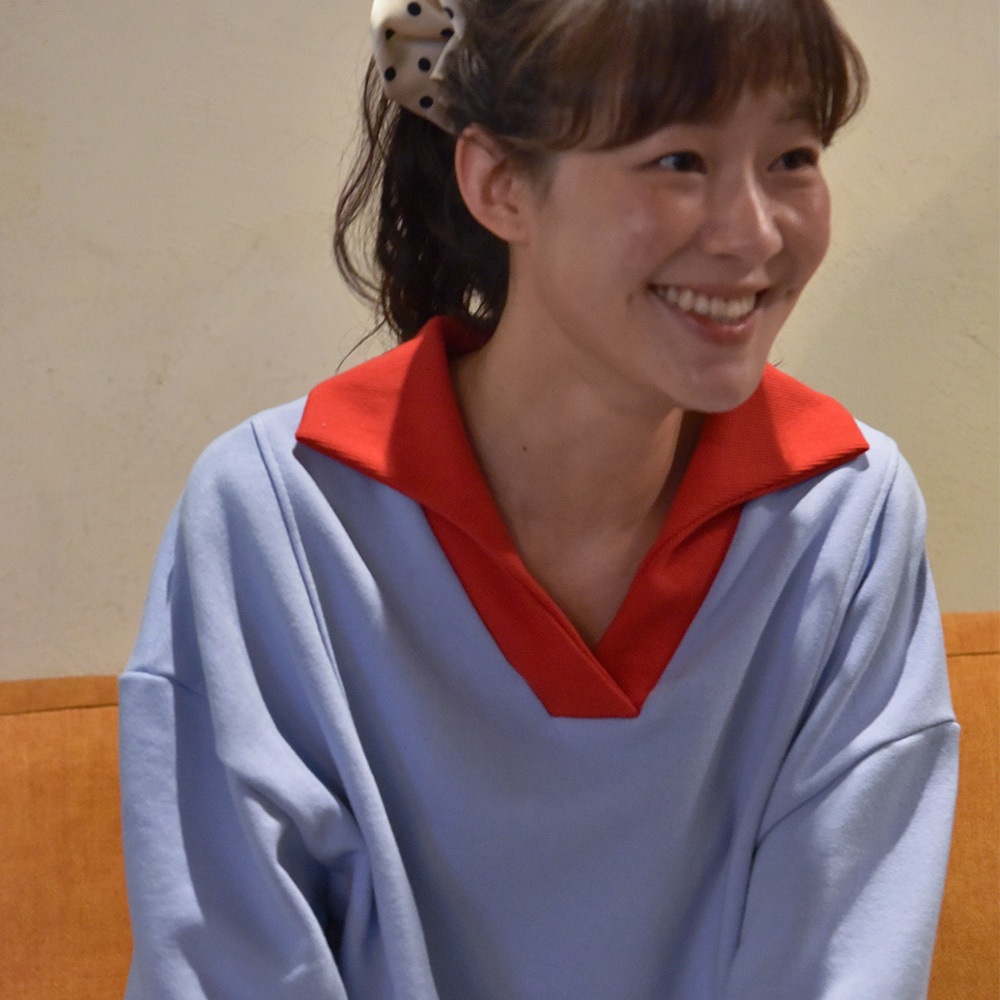 オープンカラースウェットシャツ（スカイブルー）