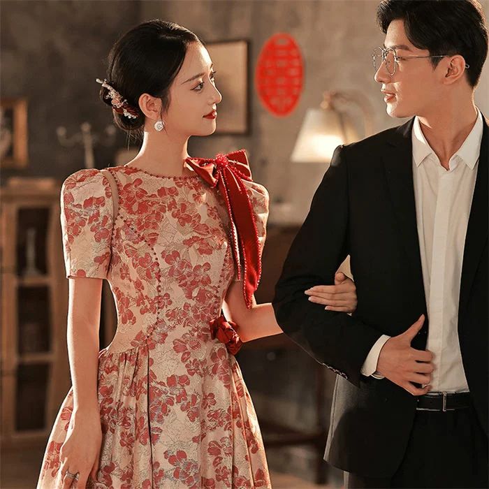 パーティードレス 高級感 ウェディングドレス 結婚式 二次会ドレス フォーマル 花嫁ドレス ブライダル おしゃれ 花柄 お花飾り きれいめ カラードレス 赤 ピアノ演奏会 発表会 パーティードレス ロ