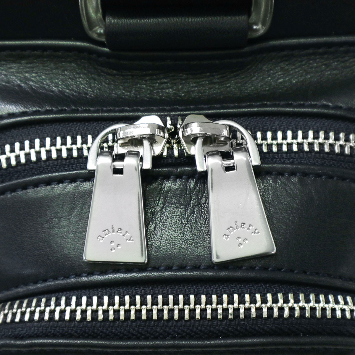 正規取扱店 ボディバッグ Antique Leather ワンショルダーバッグ ショルダーバッグ 本革 縦型 斜めがけ 2層 小さめ 旅行 日本製 メンズ レディース 01-07004 正規取扱店 ボディバッグ Antique Leather ワンショルダーバッグ ショルダーバッグ 本革 縦型 斜めがけ 2層 小さめ 旅行 日本製 メンズ レディース 01-07004