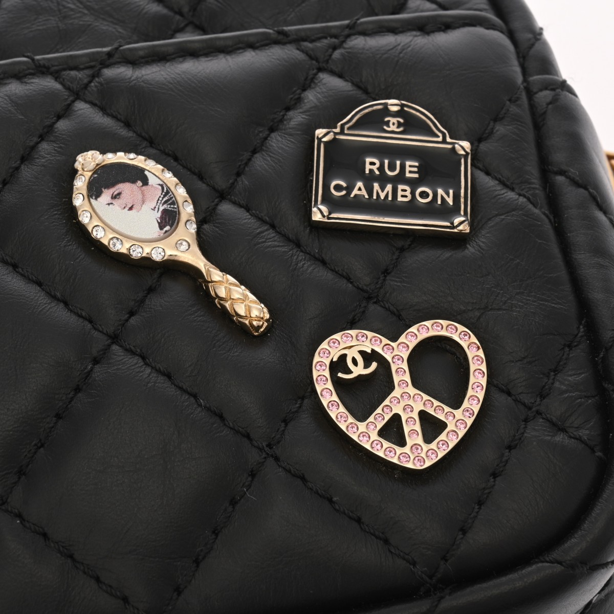 2.55 チェーンショルダー カメラバッグ アイコンチャーム ブラック レディース レザー ショルダーバッグ Aランク 中古 銀蔵